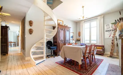Coin salon dans l'établissement Appartement confortable à Saumur de 105 m²