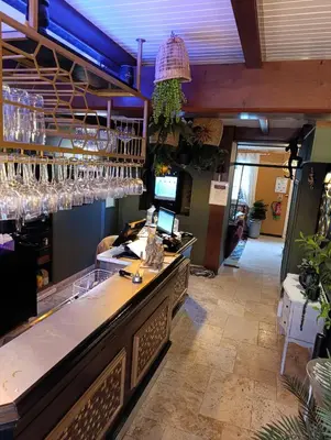 Salon ou bar de l'établissement Hôtel Saint Jacques
