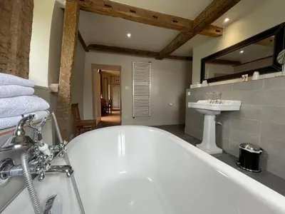 Salle de bains dans l'établissement Château De La Coutancière