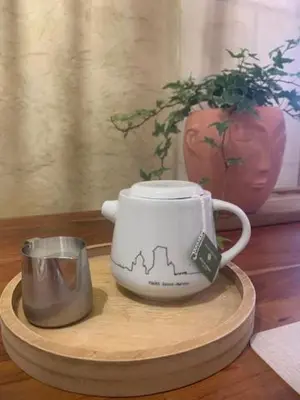 Plateau bouilloire dans l'établissement Les Troglos de la Tufolière