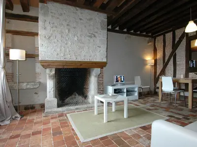 Télévision ou salle de divertissement dans l'établissement Appart'Tourisme Blois Châteaux de la Loire