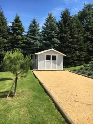 Jardin de l'établissement Gîte de Roches Hibou