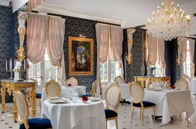 Restaurant ou autre lieu de restauration dans l'établissement Château De Beauvois - La Maison Younan