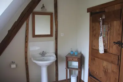Salle de bains dans l'établissement Les Bouts de Rallé Chambre d'Hotes