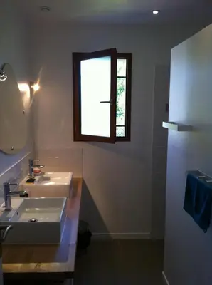Salle de bains dans l'établissement chateaugite