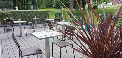 Jardin de l'établissement Campanile Tours Sud ~ Joué-Les-Tours