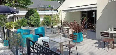 Balcon ou terrasse dans l'établissement Campanile Tours Sud ~ Joué-Les-Tours