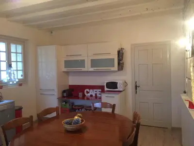 Cuisine ou kitchenette dans l'établissement Domaine des Aubuis