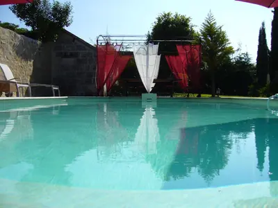 Piscine de l'établissement Logis Auberge de Crissay ou située à proximité