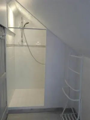 Salle de bains dans l'établissement Au Près du Zoo