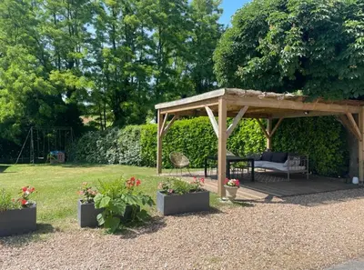 Jardin de l'établissement La maison des caves