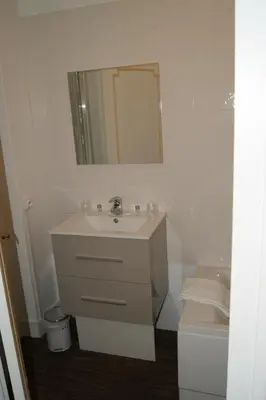 Salle de bains dans l'établissement Le Lurton