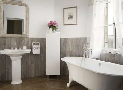 Salle de bains dans l'établissement Hôtel Laroche Ploquin