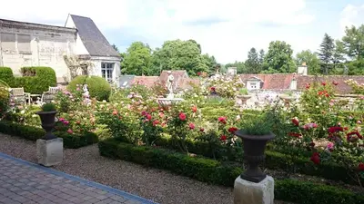 Jardin de l'établissement Gite du Chevalier du fort st ours