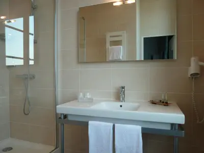Salle de bains dans l'établissement Teritoria Le Grand Monarque