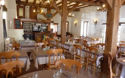 Restaurant ou autre lieu de restauration dans l'établissement Logis Hôtels Restaurant Le Relais Chenonceaux
