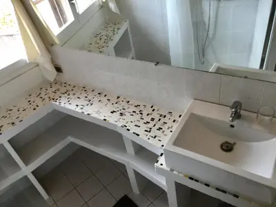 Salle de bains dans l'établissement La petite maison d’à côté, au n°11