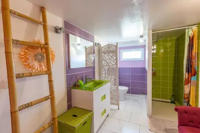 Salle de bains dans l'établissement Le petit secret au pied du zoo