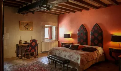 Un ou plusieurs lits dans un hébergement de l'établissement Chateau-monastère de La Corroirie