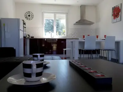 Cuisine ou kitchenette dans l'établissement GITE DE L'OISILLIERE