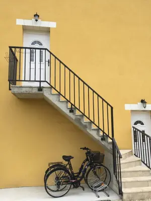 Vélo sur le terrain de l'établissement GITE DE L'OISILLIERE ou dans les environs