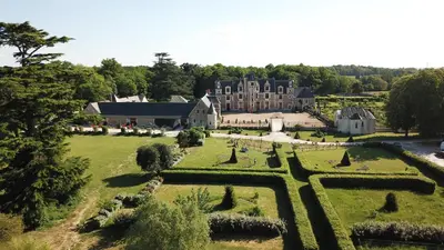 Jardin de l'établissement Château de Jallanges & Spa à Vouvray - 1h de spa incluse par jour