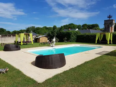 Piscine de l'établissement Château de Jallanges & Spa à Vouvray - 1h de spa incluse par jour ou située à proximité