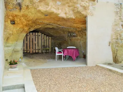 Plan de l'établissement Gîte atypique avec garage et cour privée en Touraine - FR-1-381-280