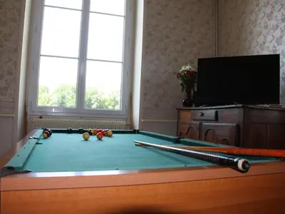 Billard dans l'établissement Séjour Authentique au Cœur des Vignes de Chinon - FR-1-381-445