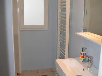 Salle de bains dans l'établissement Gîte charmant à 30 min d'Amboise - FR-1-381-145