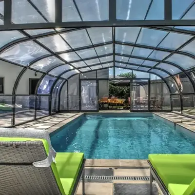 Grande maison moderne avec piscine à Tours
