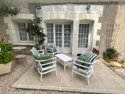 Terrasse ou espace extérieur de l'établissement Sans Souci Bed and Breakfast Luxe Heated Pool and Restaurant