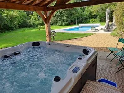 Piscine de l'établissement La Rossignolerie - La familiale Vigneronne ou située à proximité