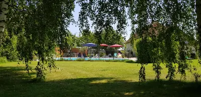 Jardin de l'établissement Gîte et chambres d'hôtes Le Chêne Billault