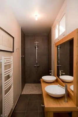 Salle de bains dans l'établissement Gite Familial Chateau La Roche Racan