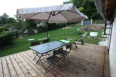 Jardin de l'établissement Gîte des Cochards