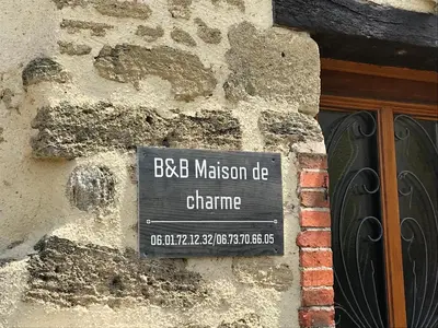 Certificat, récompense, panneau ou autre document affiché dans l'établissement Maison de charme
