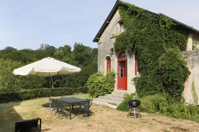 Jardin de l'établissement Gîte des Ecuries d'Hodebert