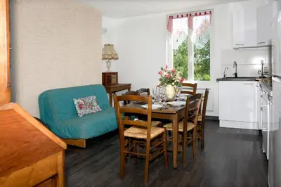 Cuisine ou kitchenette dans l'établissement Maison De Denise