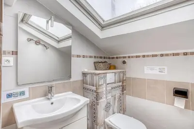 Salle de bains dans l'établissement L'Abbesse