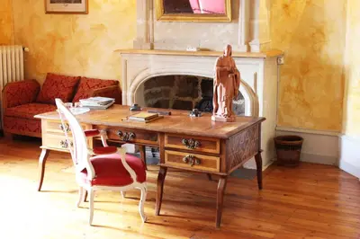 Coin salon dans l'établissement Château de Ternay