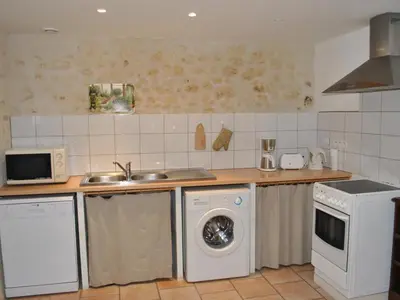 Cuisine ou kitchenette dans l'établissement Maison 18e siècle à Azay-le-Rideau, jardin, wifi, proche nature - FR-1-381-20