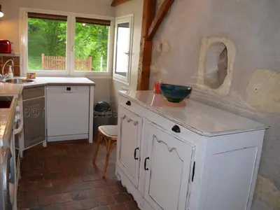 Cuisine ou kitchenette dans l'établissement Gîte charmant près de Tours, jardin clos, idéal pour familles - FR-1-381-95