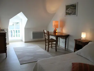 Un ou plusieurs lits dans un hébergement de l'établissement Gîte cosy en tuffeau, rénové, au cœur de la Touraine, proche châteaux, cour privative, vélos, non-fumeur - FR-1-381-209