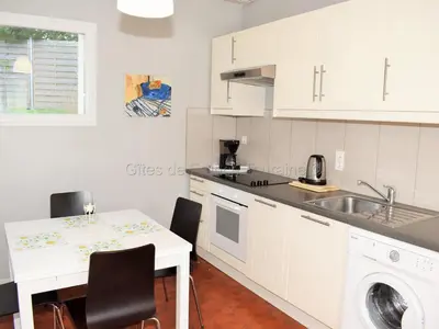 Cuisine ou kitchenette dans l'établissement Charmante maison proche Châteaux de la Loire - FR-1-381-371