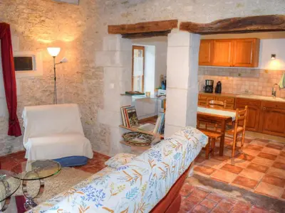 Cuisine ou kitchenette dans l'établissement Gîte charmant en Touraine avec jardin et WIFI - FR-1-381-444