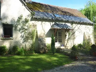 Jardin de l'établissement Gîte douillet en forêt d'Amboise, parc boisé 2.5 ha, cheminée, vélos, WiFi, jardin privé, animaux acceptés - FR-1-381-457