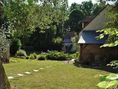 Jardin de l'établissement Ancien logis familial avec parc et activités, près des Châteaux de la Loire, tout inclus, animal accepté - FR-1-381-466