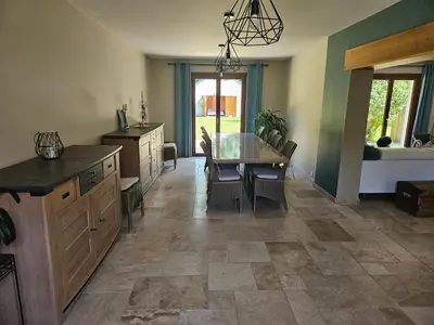 Cuisine ou kitchenette dans l'établissement Maison 6 chambres au cœur du circuit des 24h du Mans