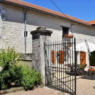 Gîte 40m² au calme avec cour privée - FR-1-381-24